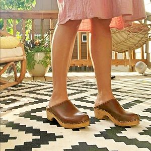 Cognac leather Clogs